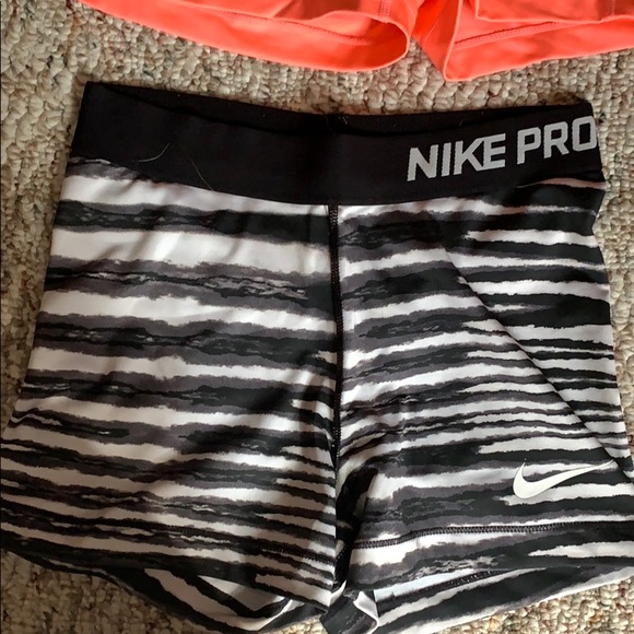 SOLD Bundle of Nike Pro shorts - Picture 5 of 8